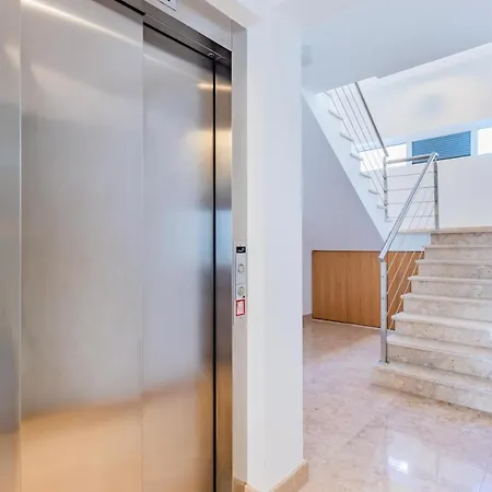 Apartment Center Penthouse *