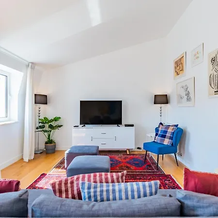 Center Penthouse リスボン
