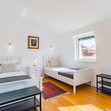 Center Penthouse リスボン